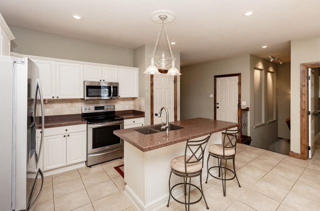 2150 Copper Wynd Drive 8, Pleasant Hill, IA 50327