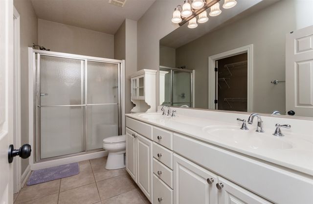 2150 Copper Wynd Drive 8, Pleasant Hill, IA 50327