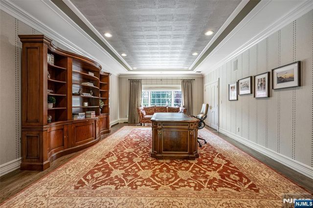 14 Eckert Farm Road, Saddle River, NJ 07458