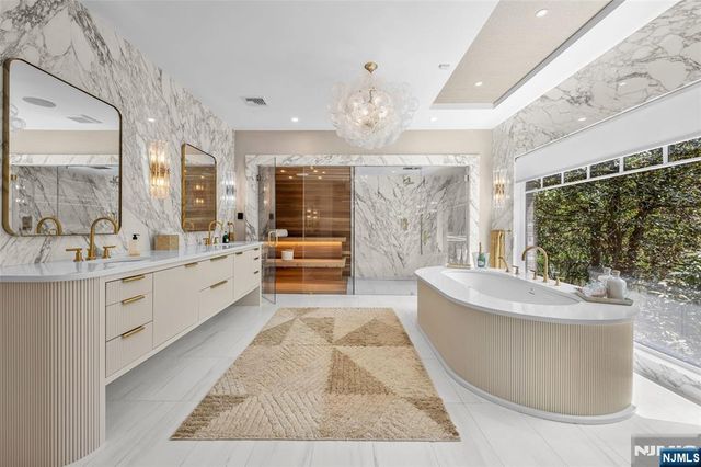 14 Eckert Farm Road, Saddle River, NJ 07458