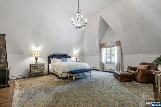 14 Eckert Farm Road, Saddle River, NJ 07458