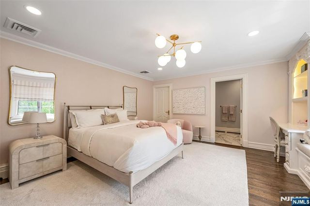14 Eckert Farm Road, Saddle River, NJ 07458