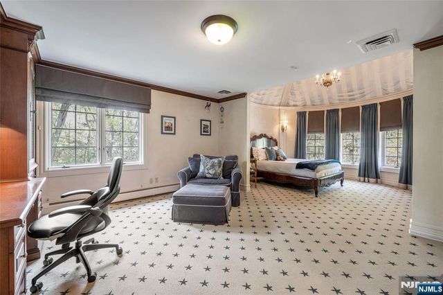 14 Eckert Farm Road, Saddle River, NJ 07458