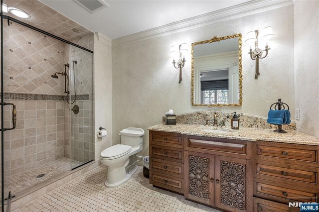 14 Eckert Farm Road, Saddle River, NJ 07458