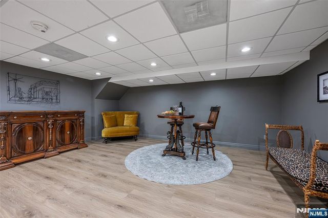 14 Eckert Farm Road, Saddle River, NJ 07458