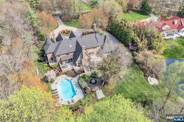 14 Eckert Farm Road, Saddle River, NJ 07458