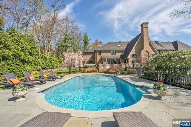 14 Eckert Farm Road, Saddle River, NJ 07458
