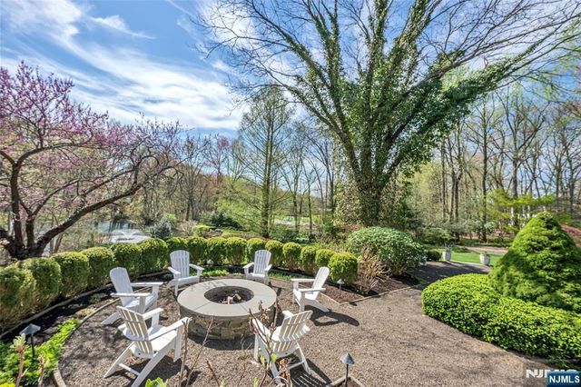 14 Eckert Farm Road, Saddle River, NJ 07458