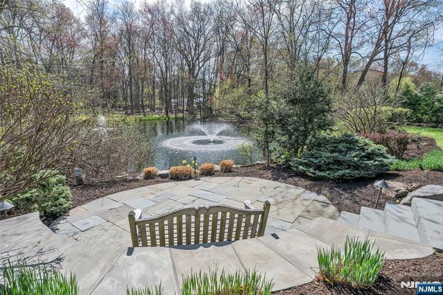 14 Eckert Farm Road, Saddle River, NJ 07458
