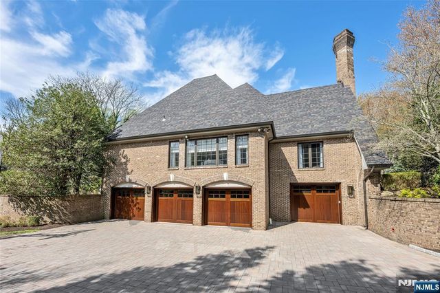 14 Eckert Farm Road, Saddle River, NJ 07458