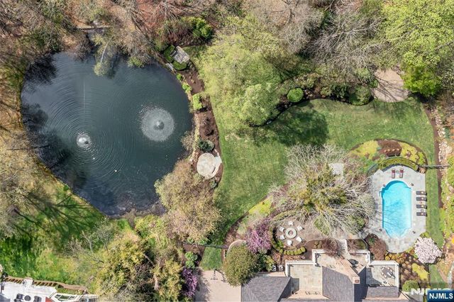 14 Eckert Farm Road, Saddle River, NJ 07458