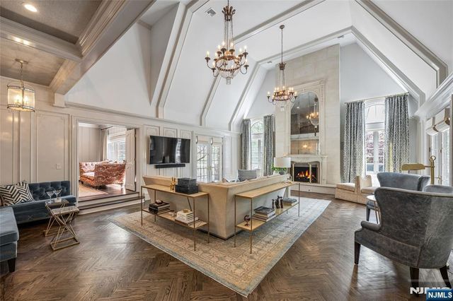 14 Eckert Farm Road, Saddle River, NJ 07458