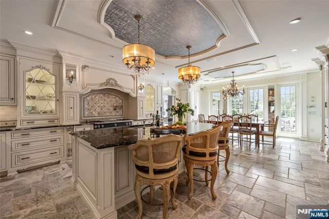 14 Eckert Farm Road, Saddle River, NJ 07458