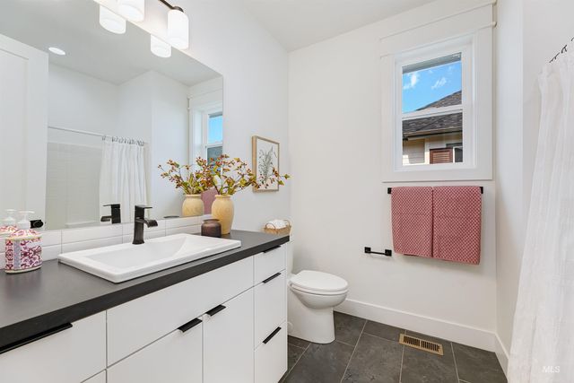 6299 Chateau Ct, Star, ID 83669