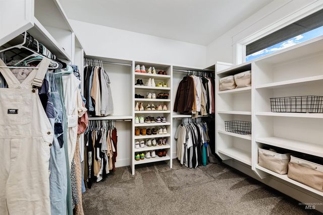 6299 Chateau Ct, Star, ID 83669