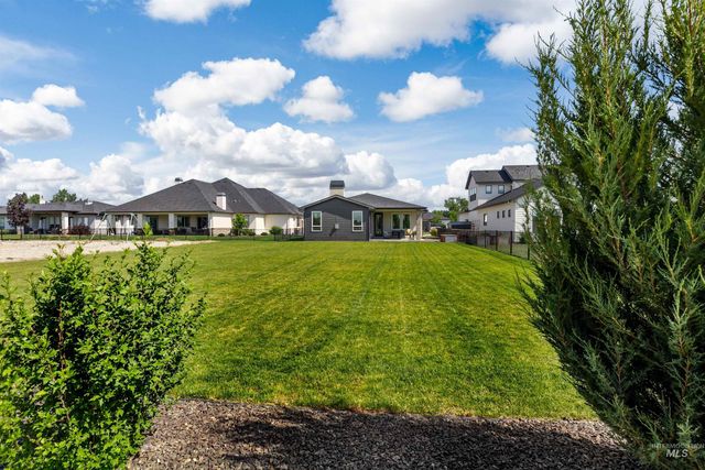 6299 Chateau Ct, Star, ID 83669