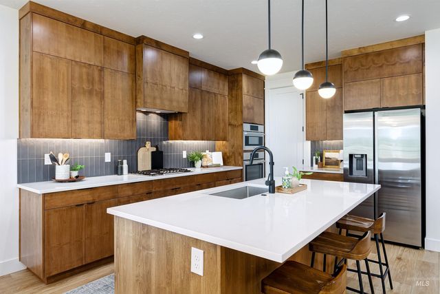 6299 Chateau Ct, Star, ID 83669