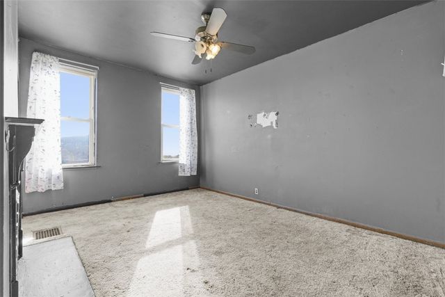 256 E Meyers Street, Carrick, PA 15210