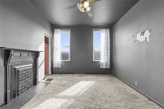 256 E Meyers Street, Carrick, PA 15210