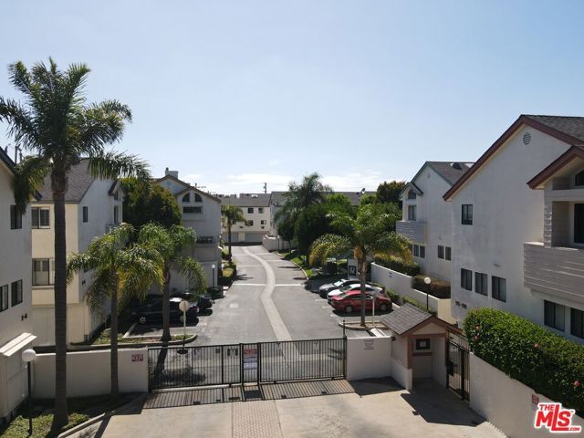 15111 Freeman Avenue 1, Lawndale, CA 90260