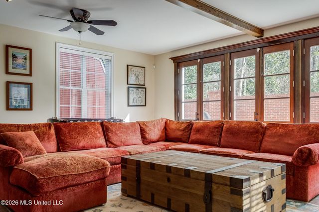 160 Pittman Road, Ocean Springs, MS 39564