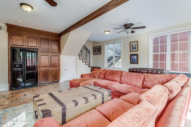 160 Pittman Road, Ocean Springs, MS 39564