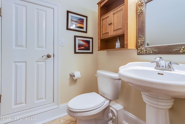 160 Pittman Road, Ocean Springs, MS 39564