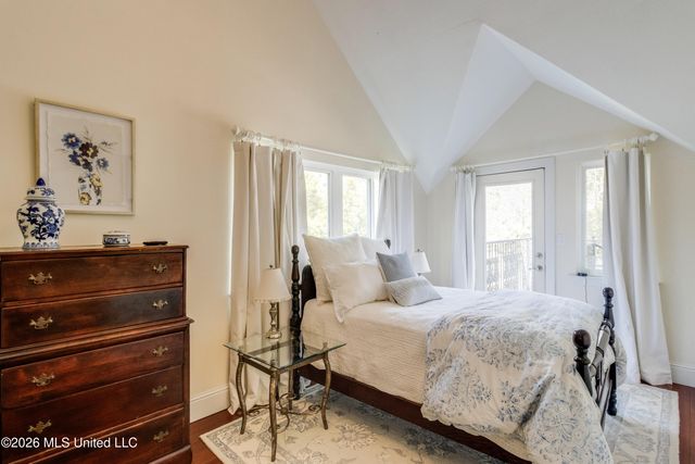 160 Pittman Road, Ocean Springs, MS 39564