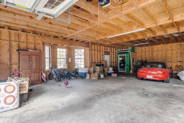 160 Pittman Road, Ocean Springs, MS 39564