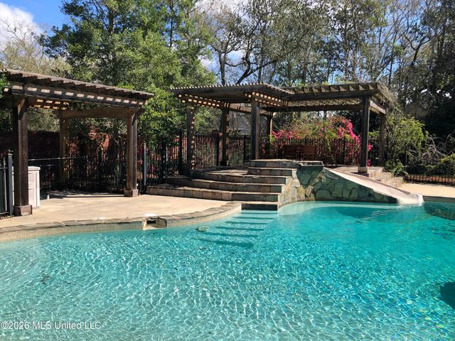 160 Pittman Road, Ocean Springs, MS 39564