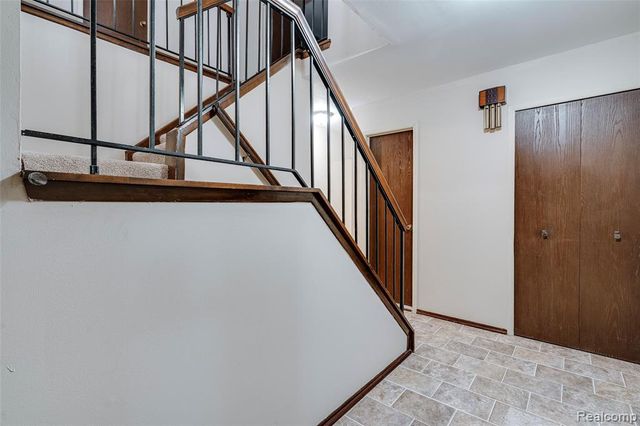 21330 E Glen Haven Circle, Novi, MI 48167