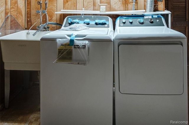 21330 E Glen Haven Circle, Novi, MI 48167