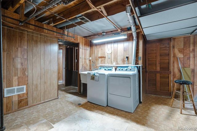 21330 E Glen Haven Circle, Novi, MI 48167