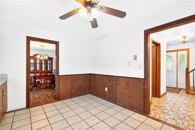 709 Vernon Dr, Rostraver, PA 15012