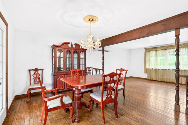709 Vernon Dr, Rostraver, PA 15012