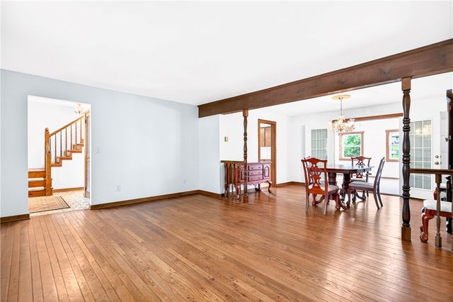 709 Vernon Dr, Rostraver, PA 15012