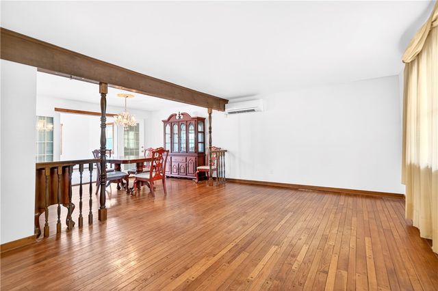 709 Vernon Dr, Rostraver, PA 15012