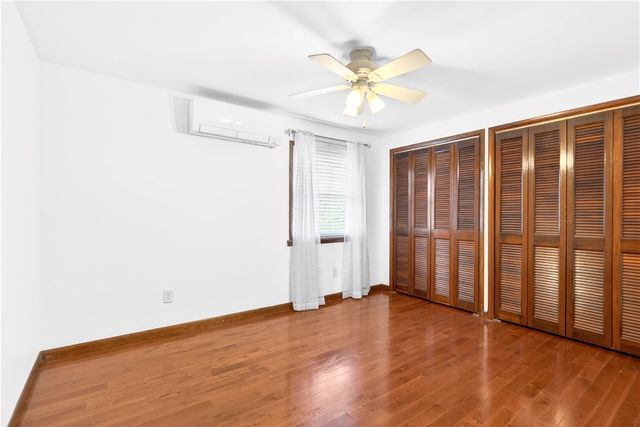 709 Vernon Dr, Rostraver, PA 15012