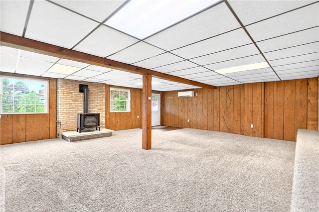 709 Vernon Dr, Rostraver, PA 15012