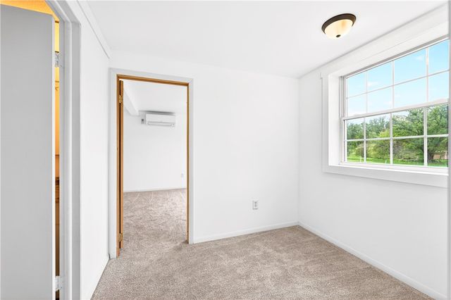 709 Vernon Dr, Rostraver, PA 15012