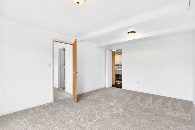 709 Vernon Dr, Rostraver, PA 15012