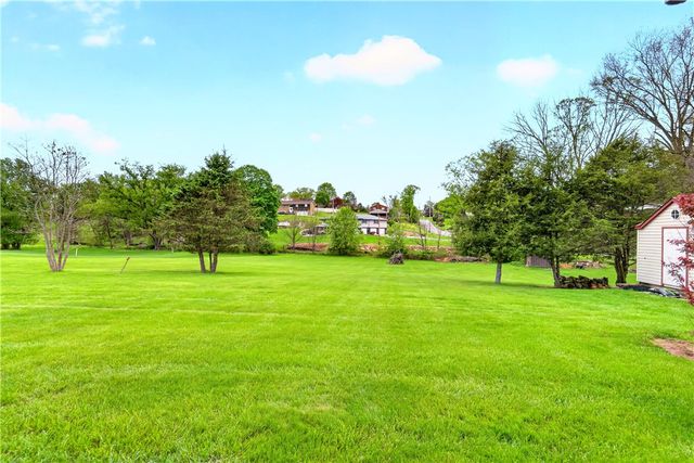 709 Vernon Dr, Rostraver, PA 15012