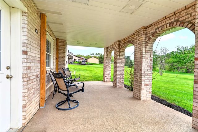 709 Vernon Dr, Rostraver, PA 15012