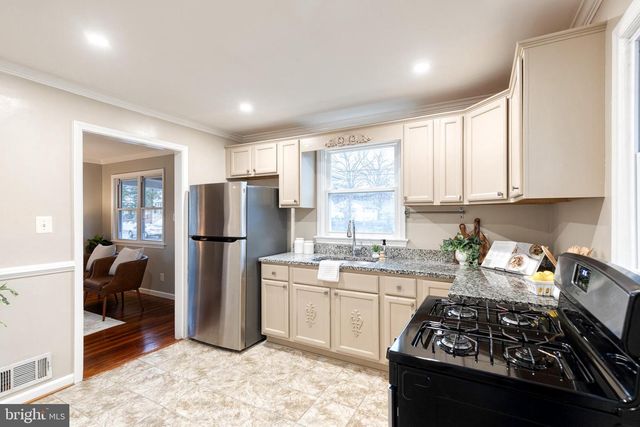 5015 IROQUOIS ST, College Park, MD 20740