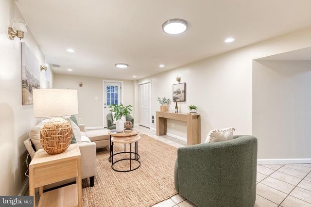 5015 IROQUOIS ST, College Park, MD 20740