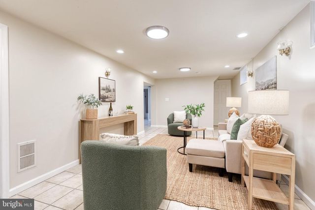 5015 IROQUOIS ST, College Park, MD 20740