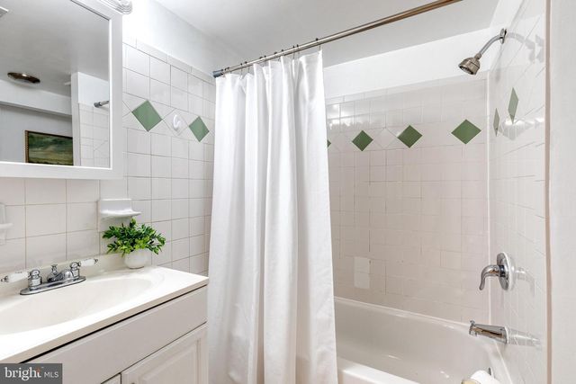 5015 IROQUOIS ST, College Park, MD 20740