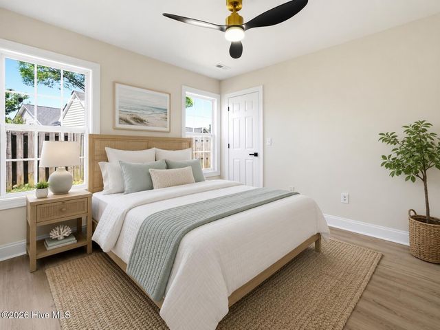 215 Gardenview Court NE, Leland, NC 28451