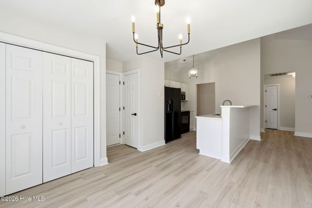 215 Gardenview Court NE, Leland, NC 28451