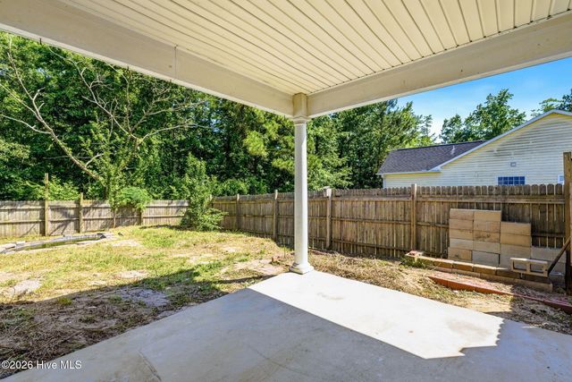 215 Gardenview Court NE, Leland, NC 28451